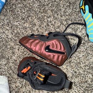 Nike Kids Black and Brown Sneakers